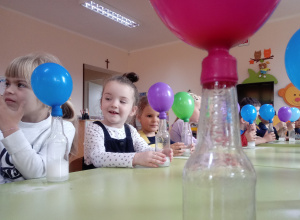 Eksperymenty z Centrum Edukacyjnym ATOM