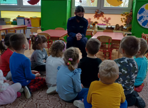 Funkcjonariusze z Komendy Powiatowej Policji w "Zaczarowanej Krainie"