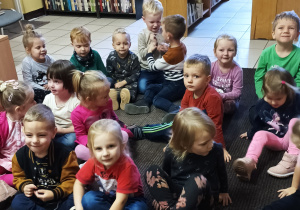 Dzieci w Bibliotece Pedagogicznej z okazji Dnia Misia