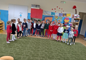 Przedszkolaki śpiewaja piosenkę - Już blisko kolęda