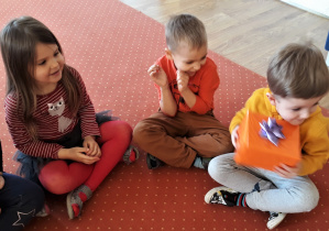 Dzieci na zajęciach "Powszechnej Dwujęzyczności"