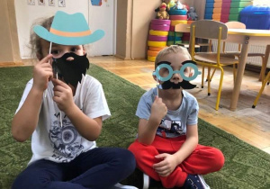 Dzieci w maskach