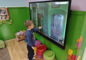 Dzieci zwiedzają wirtualnie Muzeum Zamojskich