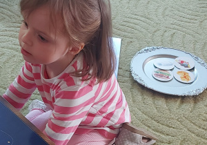 Zajęcia edukacyjne "Jak zachować biały uśmiech?" o zdrowych dla zębów produktach