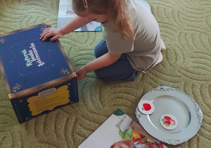 Zajęcia edukacyjne "Jak zachować biały uśmiech?" o zdrowych dla zębów produktach