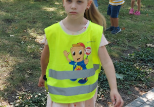 Dzieci bawią się w parku