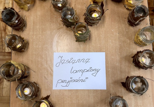 Serce ułożone z lampionów