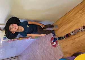 Dzieci wróżą układając buty