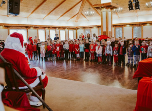 Spotkanie ze Świętym Mikołajem - zdjęcia grupowe