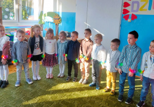 Dzieci występują z okazji Dnia babci i dziadka