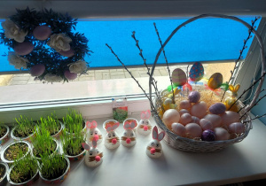 Kącik wiosenny na parapecie