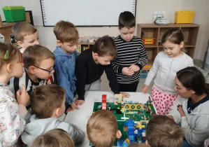 Dzieci opowiadają co zbudowały