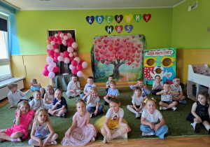 Występ dzieci z okazji dnia mamy i taty