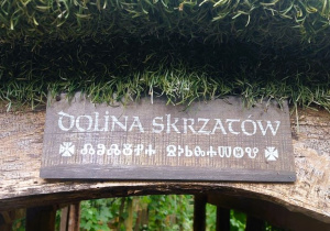 Tabliczka z napisem Dolina Skrzatów