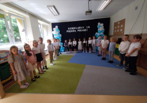 Dzieci czekają na rodziców