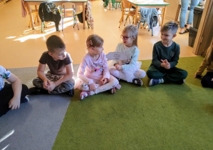 Dzieci mówią sobie "Dobrze że jesteś"